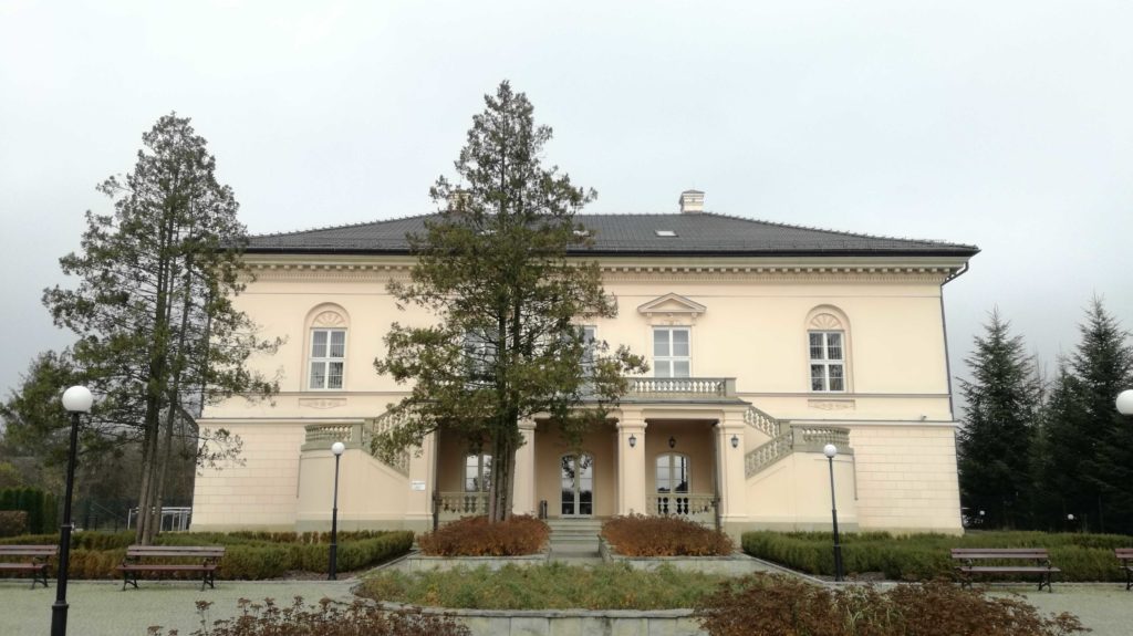 Zdjęcie placówki w Radziszowie od zewnątrz